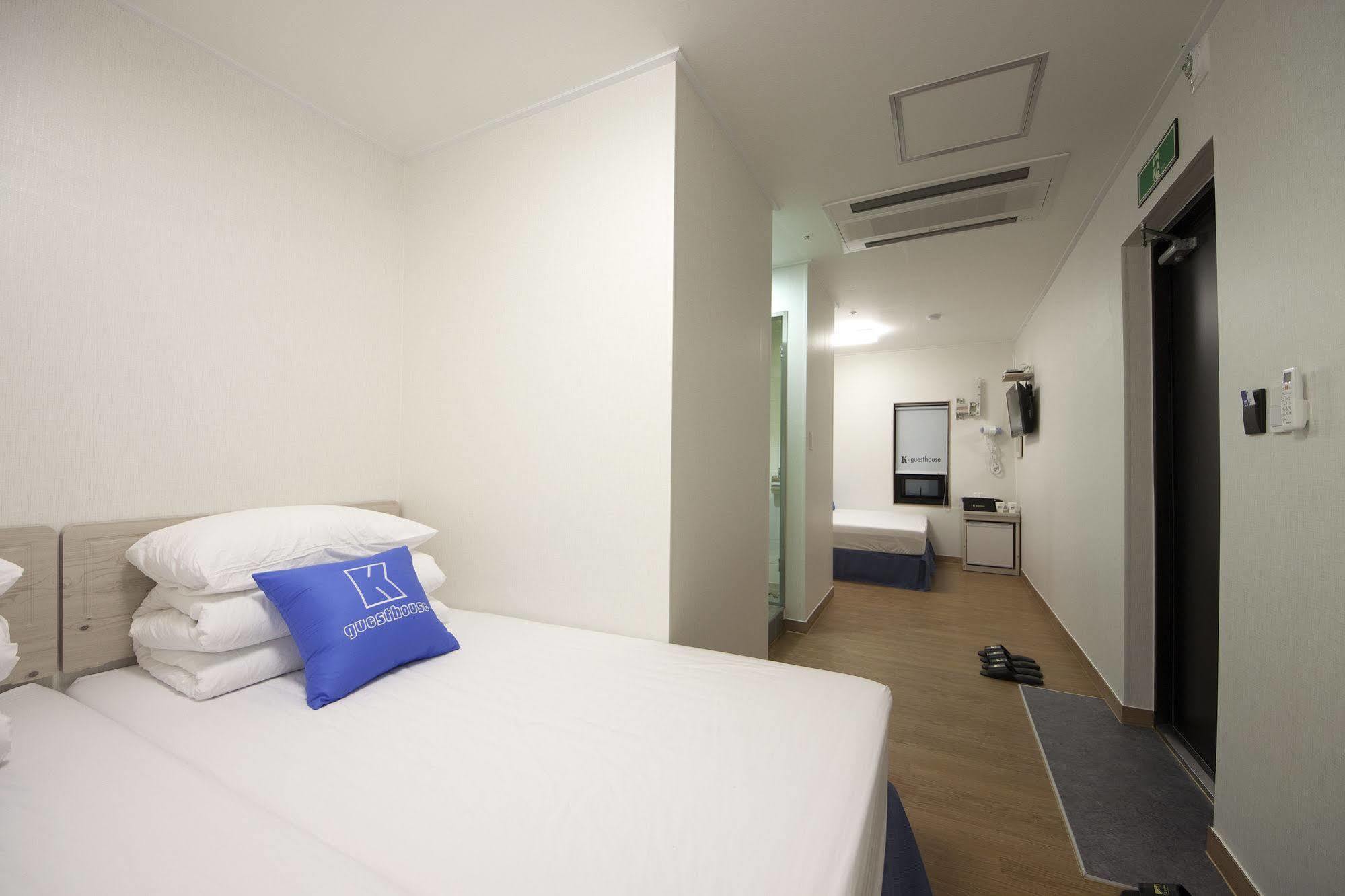 K-Guesthouse Myeongdong 2 Сеул Экстерьер фото