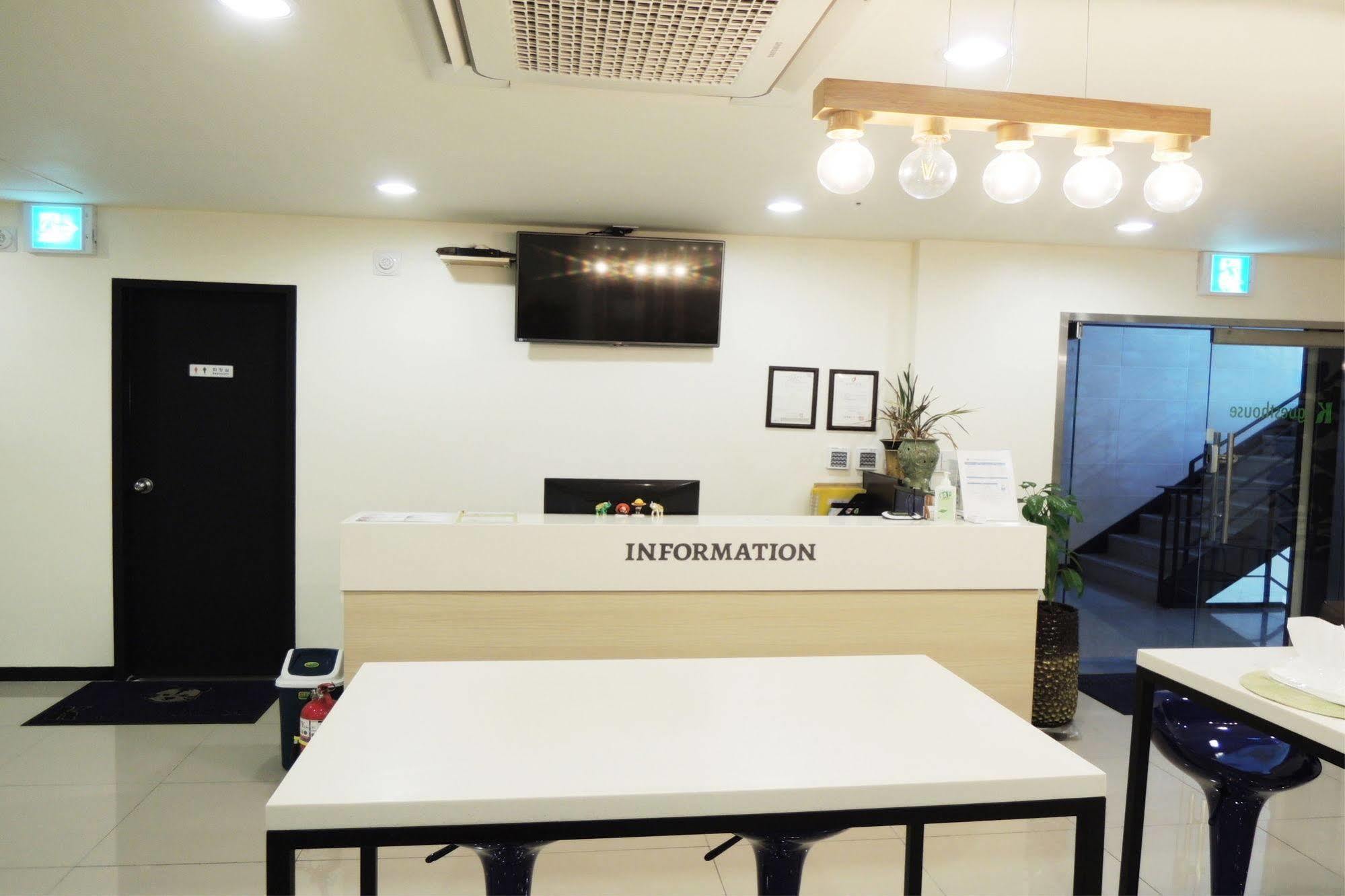 K-Guesthouse Myeongdong 2 Сеул Экстерьер фото